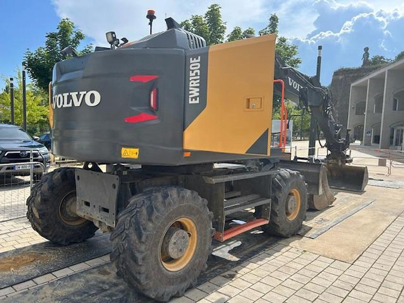Volvo EWR150E - Kotrógép: 3 kép. Volvo EWR150E - Kotrógép: 3 kép.