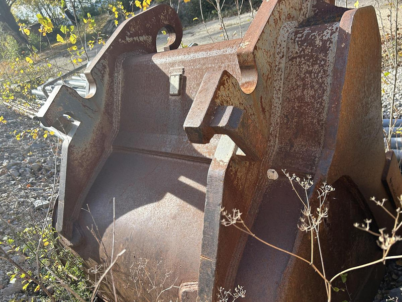 Volvo Ec360CL - Lánctalpas kotró: 5 kép. Volvo Ec360CL - Lánctalpas kotró: 5 kép.