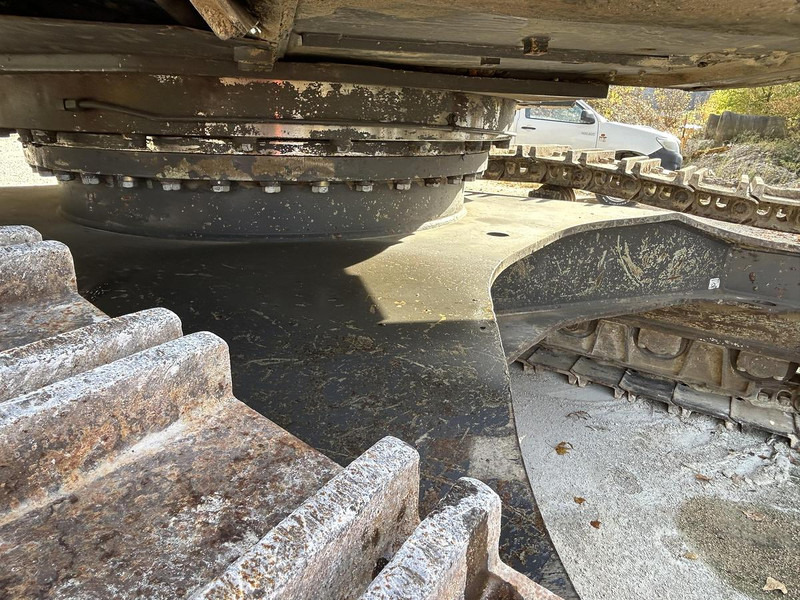 Volvo Ec360CL - Lánctalpas kotró: 3 kép. Volvo Ec360CL - Lánctalpas kotró: 3 kép.