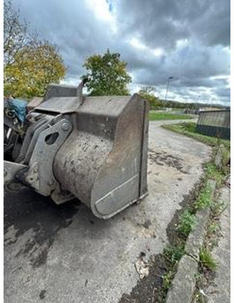 Volvo L150H - Rakodógép: 5 kép. Volvo L150H - Rakodógép: 5 kép.