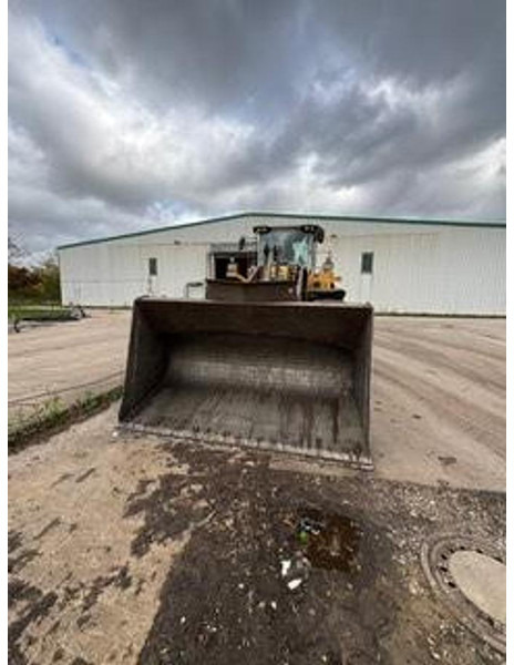 Volvo L150H - Rakodógép: 3 kép. Volvo L150H - Rakodógép: 3 kép.