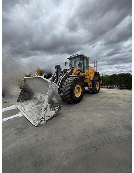 Volvo L150H - Rakodógép: 3 kép. Volvo L150H - Rakodógép: 3 kép.