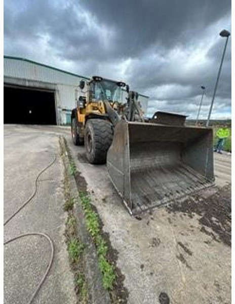 Volvo L150H - Rakodógép: 4 kép. Volvo L150H - Rakodógép: 4 kép.