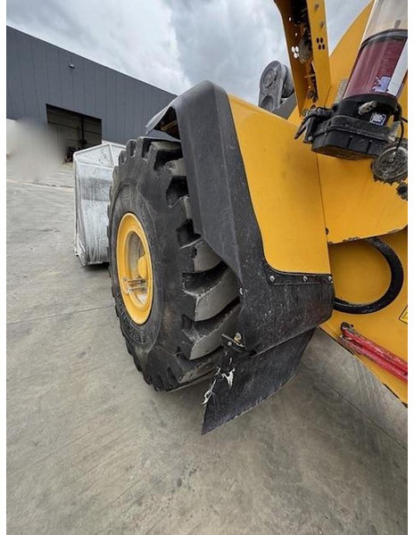 Volvo L150H - Rakodógép: 4 kép. Volvo L150H - Rakodógép: 4 kép.