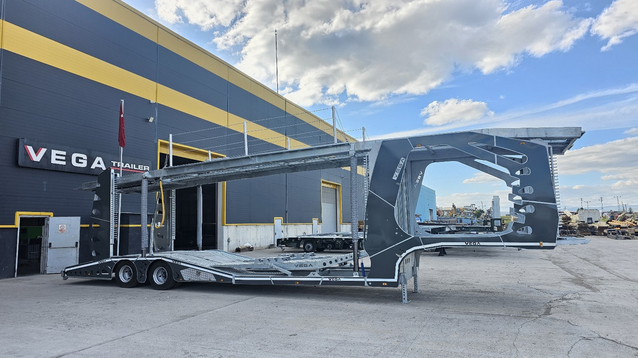 Car Carrier - Félpótkocsi autószállító: 1 kép. Car Carrier - Félpótkocsi autószállító: 1 kép.