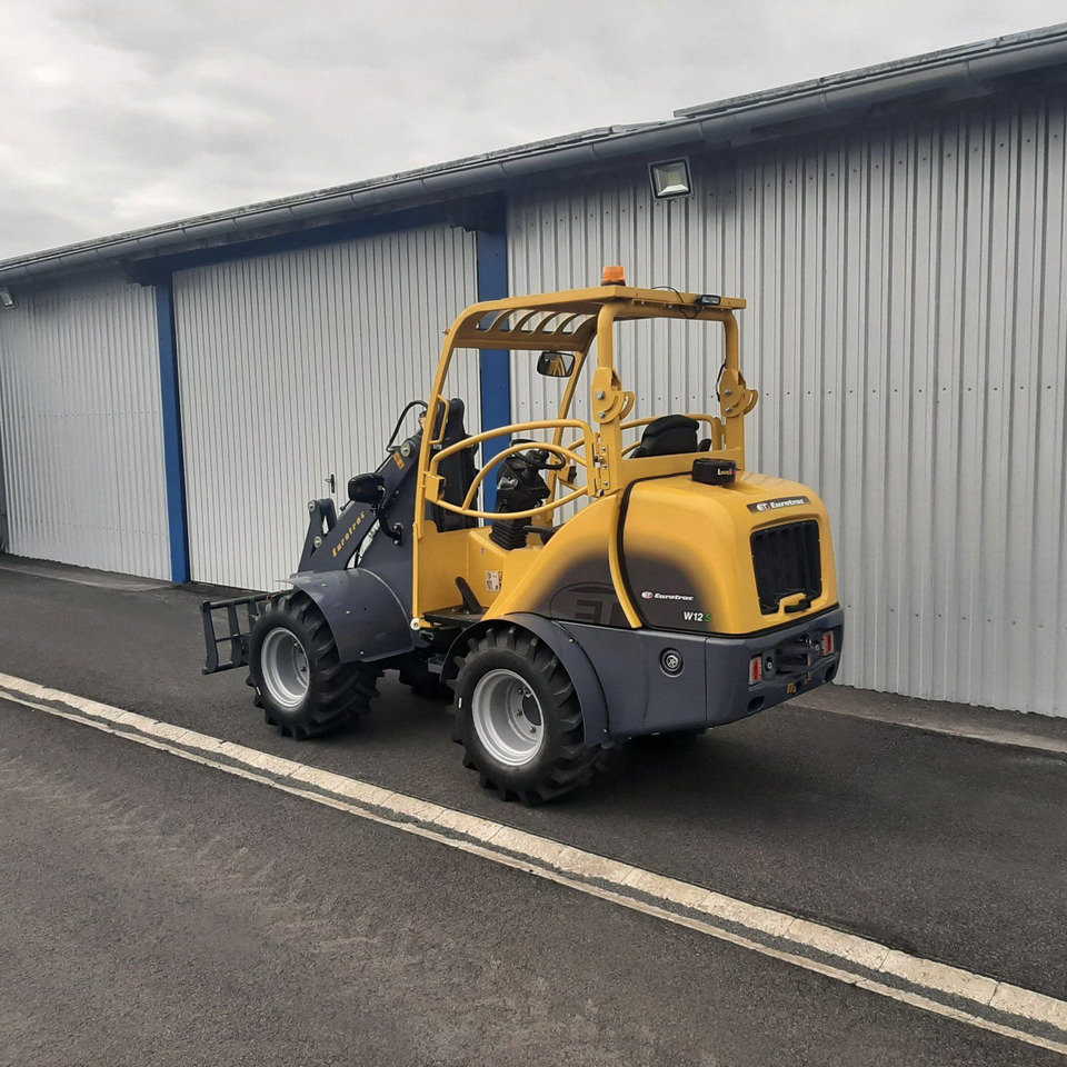 Eurotrac W12 Radlader Hoflader - Derékcsuklós rakodó: 2 kép. Eurotrac W12 Radlader Hoflader - Derékcsuklós rakodó: 2 kép.