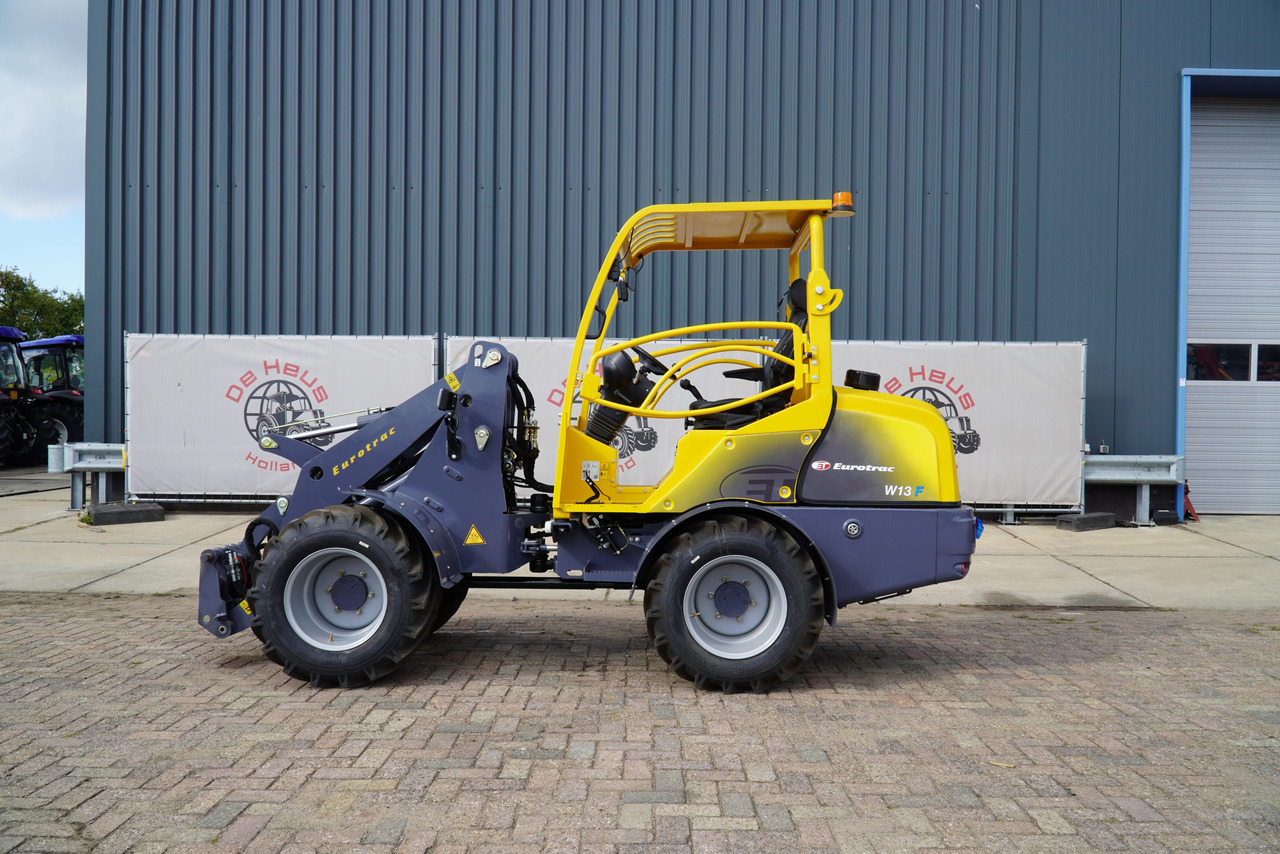 Eurotrac W13 Radlader Hoflader - Derékcsuklós rakodó: 3 kép. Eurotrac W13 Radlader Hoflader - Derékcsuklós rakodó: 3 kép.