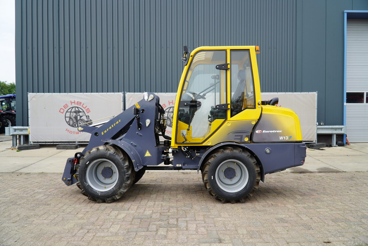Eurotrac W13 Radlader Hoflader - Derékcsuklós rakodó: 3 kép. Eurotrac W13 Radlader Hoflader - Derékcsuklós rakodó: 3 kép.
