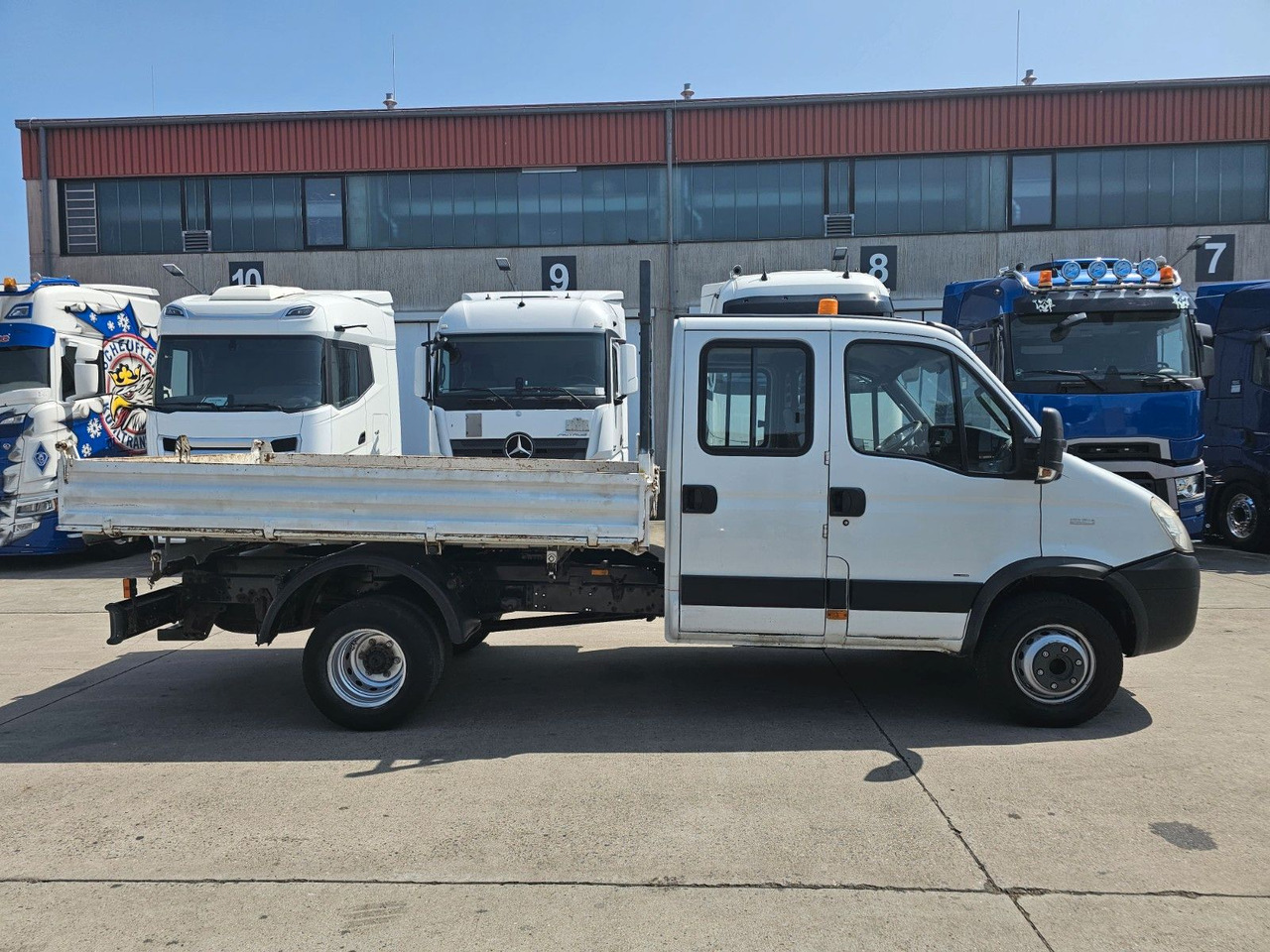 Iveco DAILY * DREISEITENKIPPER * MEILER * STANDHZ - Billenőplatós kisteherautó, Duplakabinos kisteherautó: 4 kép. Iveco DAILY * DREISEITENKIPPER * MEILER * STANDHZ - Billenőplatós kisteherautó, Duplakabinos kisteherautó: 4 kép.