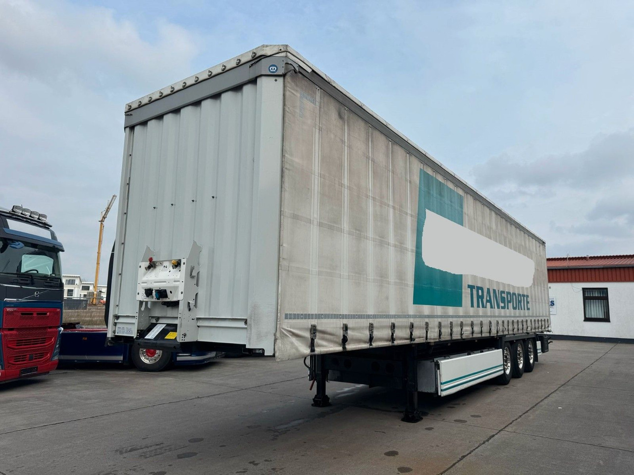 Krone PR.PL * ALCOA * PALLETENKASTEN *LIFTACHSE * - Ponyvás félpótkocsi: 5 kép. Krone PR.PL * ALCOA * PALLETENKASTEN *LIFTACHSE * - Ponyvás félpótkocsi: 5 kép.