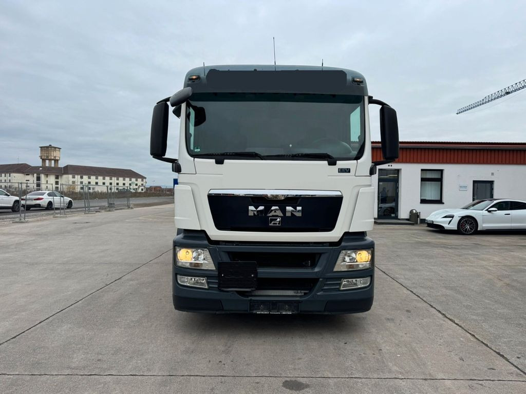 MAN TGS 26.400 * LENK- & LIFTACHSE * ALCOA * ROHR - Tartályos teherautó: 2 kép. MAN TGS 26.400 * LENK- & LIFTACHSE * ALCOA * ROHR - Tartályos teherautó: 2 kép.
