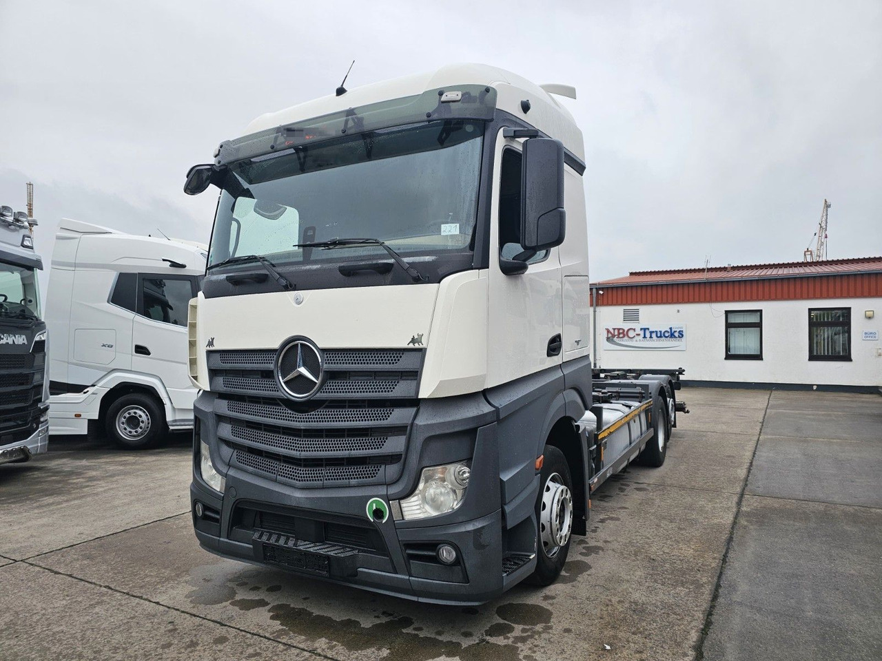 Mercedes-Benz ACTROS 2542 * VOLLLUFT * RETARDER * STANDH * BÄR - Alvaz teherautó: 1 kép. Mercedes-Benz ACTROS 2542 * VOLLLUFT * RETARDER * STANDH * BÄR - Alvaz teherautó: 1 kép.