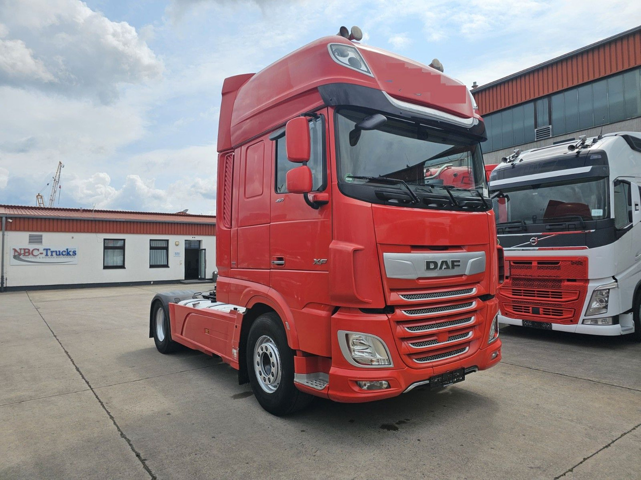 DAF XF 450 FT * STANDKLIMA &-HEIZUNG * ACC * 2X TANK - Nyergesvontató: 3 kép. DAF XF 450 FT * STANDKLIMA &-HEIZUNG * ACC * 2X TANK - Nyergesvontató: 3 kép.