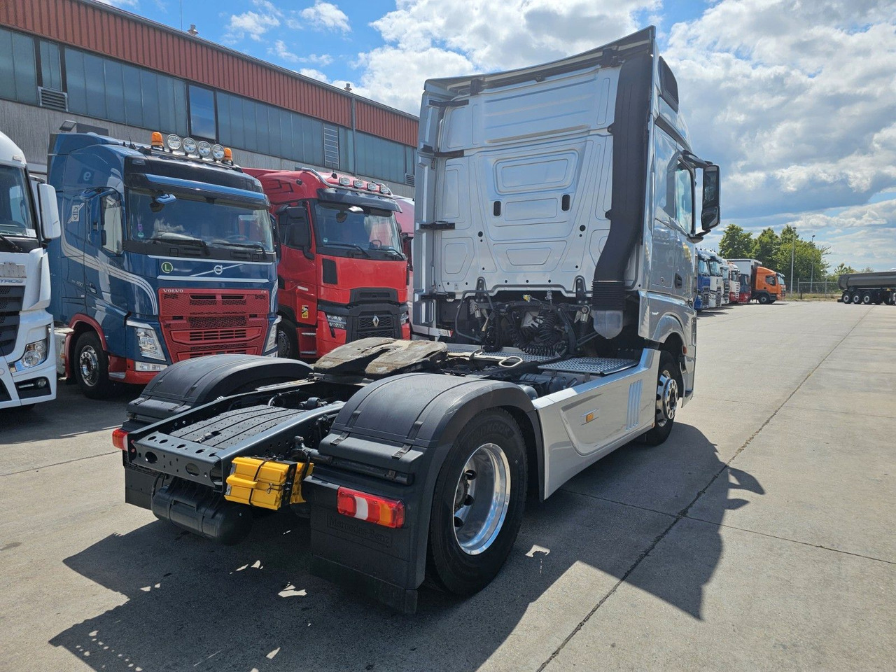 Mercedes-Benz ACTROS 1851 * 2X VORHANDEN * ACC * STANDH. *EUR5 - Nyergesvontató: 5 kép. Mercedes-Benz ACTROS 1851 * 2X VORHANDEN * ACC * STANDH. *EUR5 - Nyergesvontató: 5 kép.