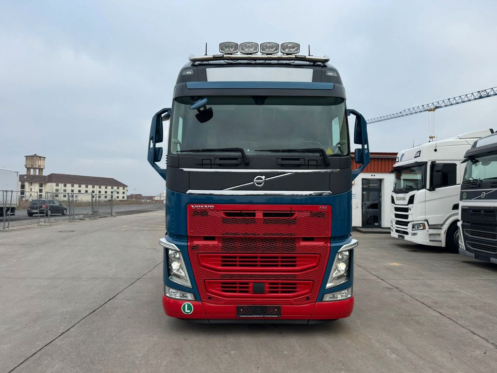 Volvo FH 460*GLOBETROTTER *STANDKLIMA*AUTOTRANSPORTER* - Nyergesvontató: 2 kép. Volvo FH 460*GLOBETROTTER *STANDKLIMA*AUTOTRANSPORTER* - Nyergesvontató: 2 kép.