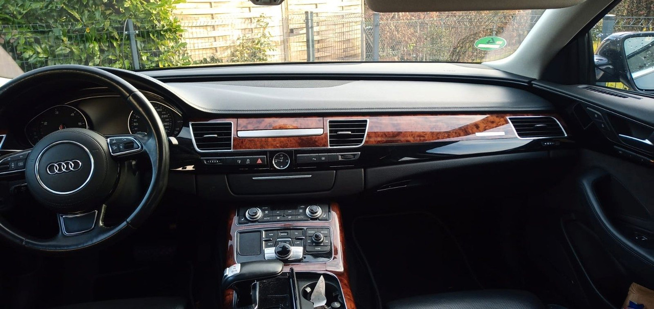 Audi A8 4.2 TDI tiptronic quattro - Szedán: 4 kép. Audi A8 4.2 TDI tiptronic quattro - Szedán: 4 kép.