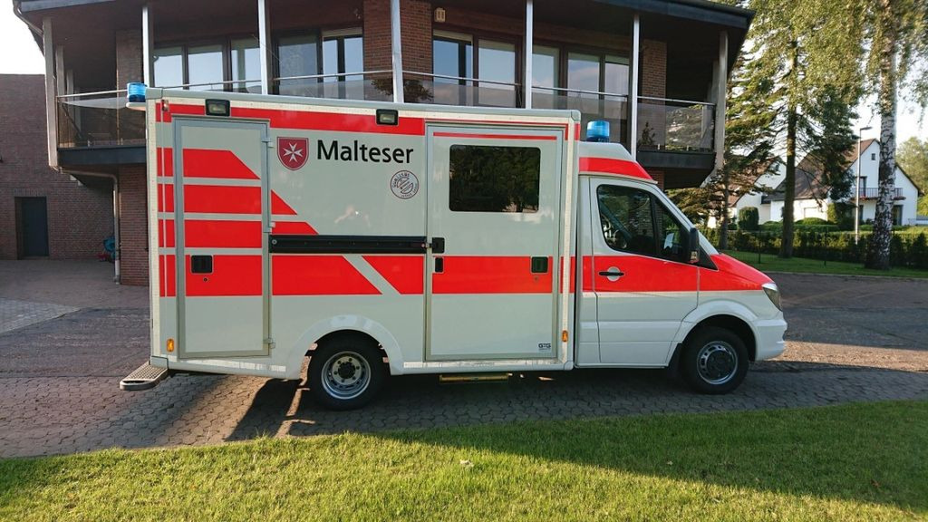 Mercedes-Benz Sprinter 519 / ATM 0km 4x on Stock - Mentőautó: 3 kép. Mercedes-Benz Sprinter 519 / ATM 0km 4x on Stock - Mentőautó: 3 kép.