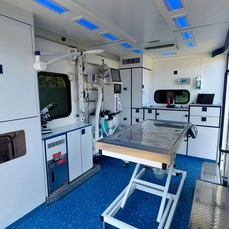 Mercedes-Benz Sprinter 519 Tierarzt Garantie Mercedes-Benz Sprinter 519 Tierarzt Garantie - Mentőautó: 1 kép. Mercedes-Benz Sprinter 519 Tierarzt Garantie Mercedes-Benz Sprinter 519 Tierarzt Garantie - Mentőautó: 1 kép.