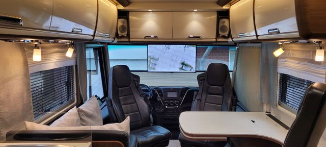 Niesmann + Bischoff Flair 880 BE - Integrált lakóautó: 4 kép. Niesmann + Bischoff Flair 880 BE - Integrált lakóautó: 4 kép.