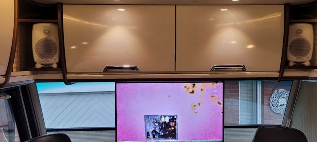 Niesmann + Bischoff Flair 880 BE - Integrált lakóautó: 5 kép. Niesmann + Bischoff Flair 880 BE - Integrált lakóautó: 5 kép.