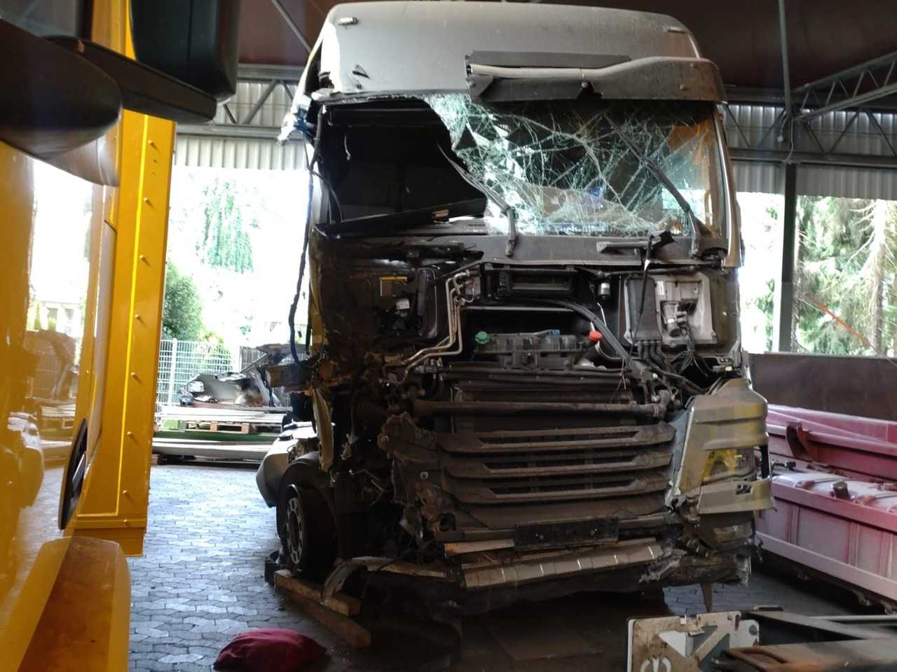 MAN TGX 18.510 - Nyergesvontató: 4 kép. MAN TGX 18.510 - Nyergesvontató: 4 kép.