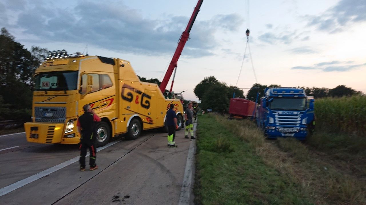 Scania EMPEL Berger - Vontató: 4 kép. Scania EMPEL Berger - Vontató: 4 kép.