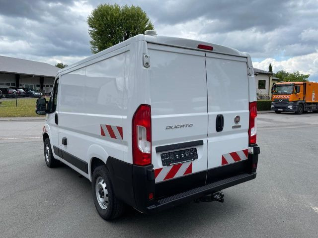 Fiat Ducato 140 M-Jet (L1H1) Euro6 Klima AHK ZV - Furgon: 4 kép. Fiat Ducato 140 M-Jet (L1H1) Euro6 Klima AHK ZV - Furgon: 4 kép.