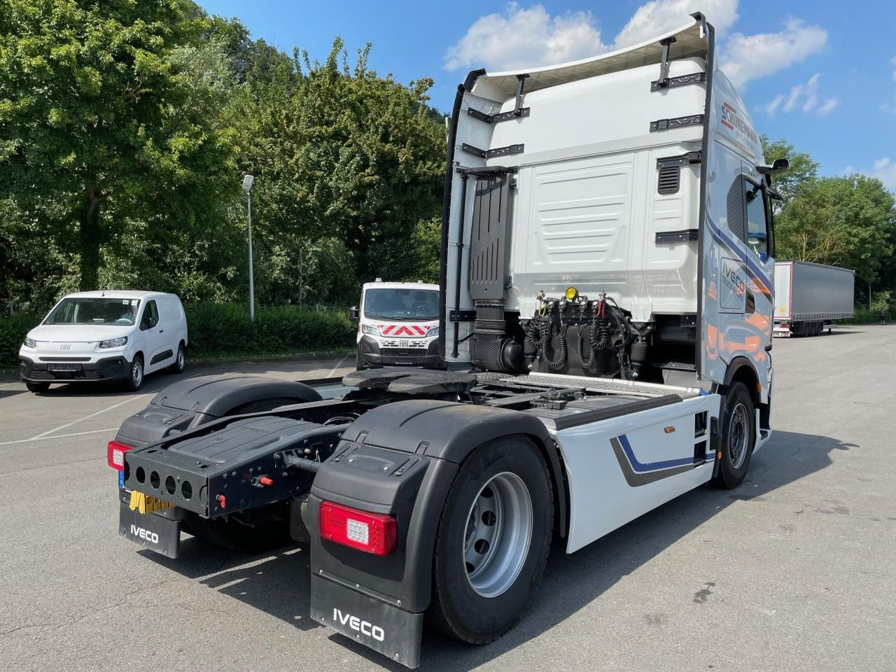 Iveco S-Way AS440S50T/P Euro6 Intarder Klima Navi ZV - Nyergesvontató: 4 kép. Iveco S-Way AS440S50T/P Euro6 Intarder Klima Navi ZV - Nyergesvontató: 4 kép.