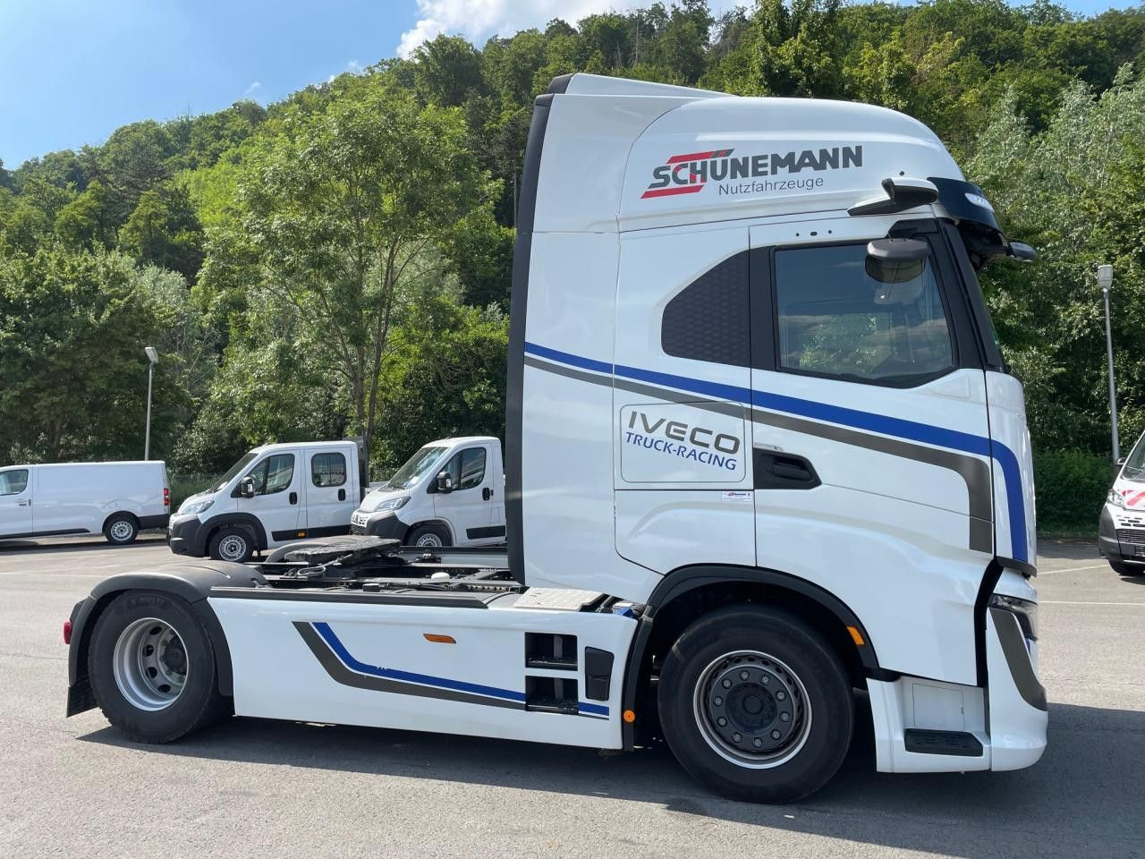Iveco S-Way AS440S50T/P Euro6 Intarder Klima Navi ZV - Nyergesvontató: 3 kép. Iveco S-Way AS440S50T/P Euro6 Intarder Klima Navi ZV - Nyergesvontató: 3 kép.