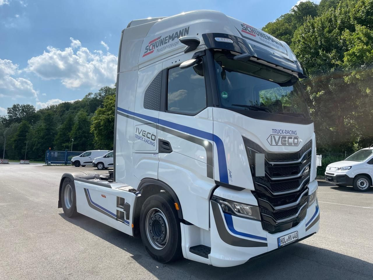 Iveco S-Way AS440S50T/P Euro6 Intarder Klima Navi ZV - Nyergesvontató: 2 kép. Iveco S-Way AS440S50T/P Euro6 Intarder Klima Navi ZV - Nyergesvontató: 2 kép.