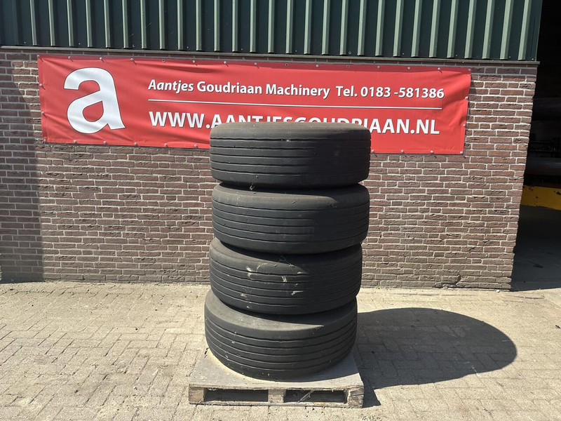 4 Banden 385/65/22.5 - Nieuw - Gumiabroncs - Teherautó: 1 kép. 4 Banden 385/65/22.5 - Nieuw - Gumiabroncs - Teherautó: 1 kép.