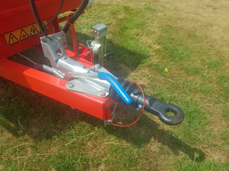 AGM - Pótkocsi billenőplatós: 5 kép. AGM - Pótkocsi billenőplatós: 5 kép.