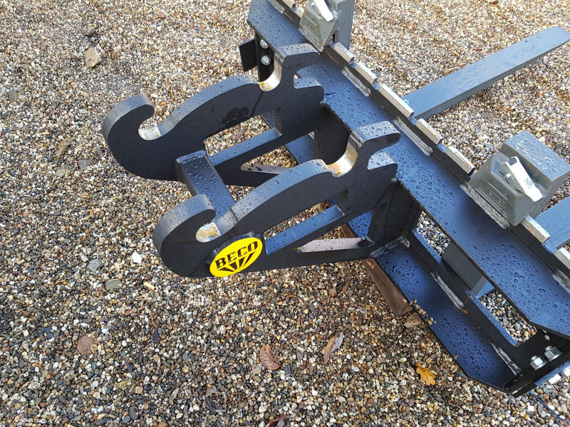 Beco - Adapterek - Anyagmozgató gép: 2 kép. Beco - Adapterek - Anyagmozgató gép: 2 kép.