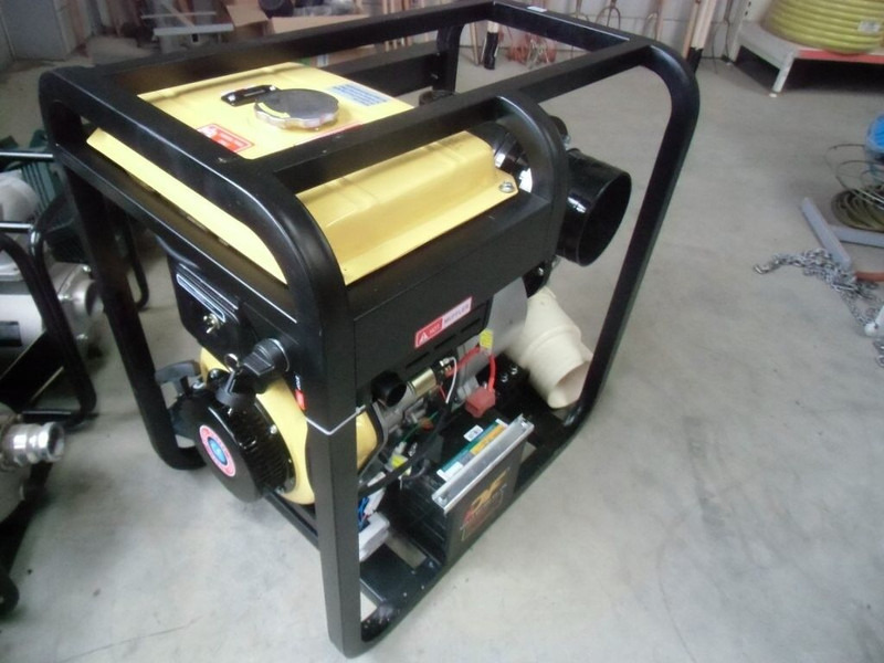 Agomac diesel waterpomp - Vízszivattyú: 4 kép. Agomac diesel waterpomp - Vízszivattyú: 4 kép.