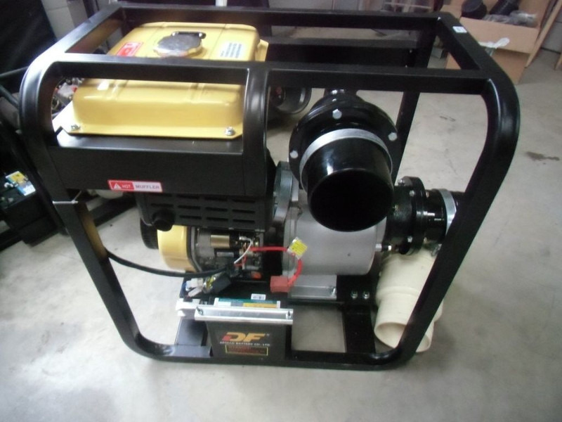 Agomac diesel waterpomp - Vízszivattyú: 1 kép. Agomac diesel waterpomp - Vízszivattyú: 1 kép.