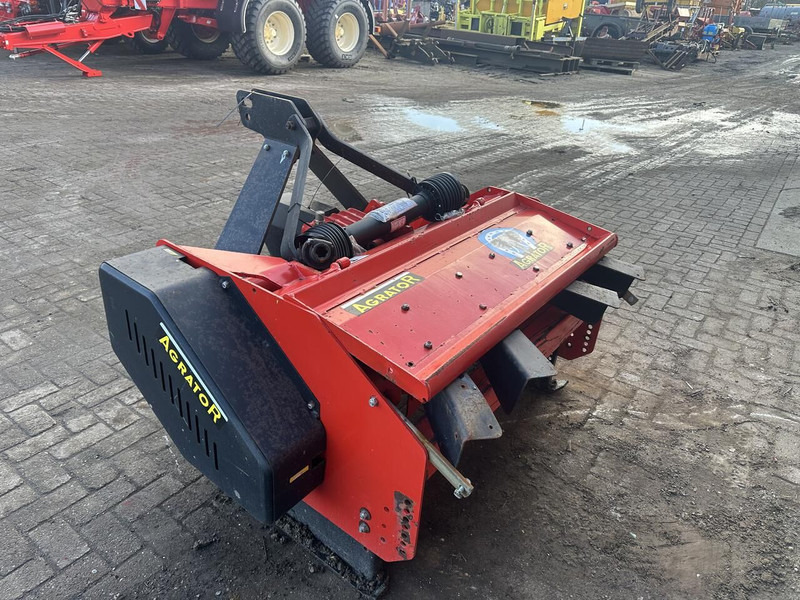 Agrator - Szárzúzó/ Mulcsozó: 4 kép. Agrator - Szárzúzó/ Mulcsozó: 4 kép.