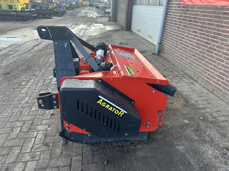 Agrator - Szárzúzó/ Mulcsozó: 3 kép. Agrator - Szárzúzó/ Mulcsozó: 3 kép.