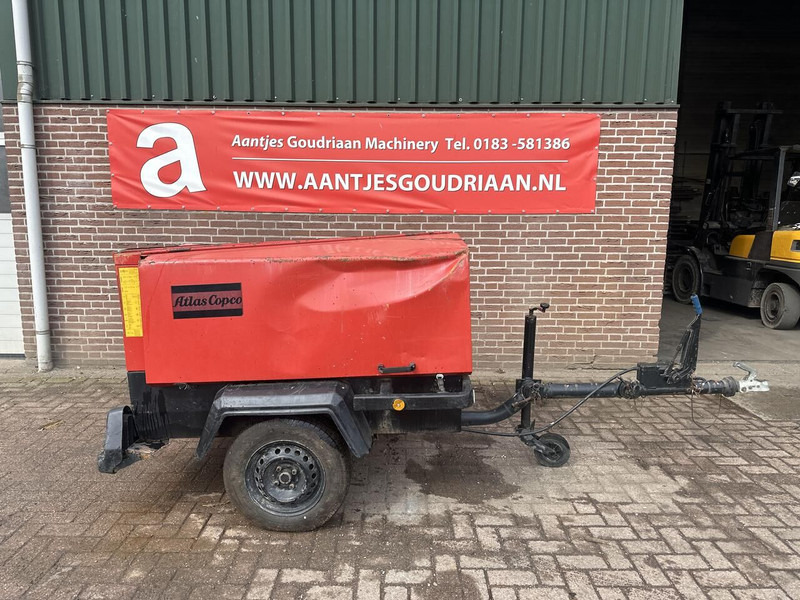 Atlas-Copco Lucht compressor - Gebruikt - Légkompresszor: 1 kép. Atlas-Copco Lucht compressor - Gebruikt - Légkompresszor: 1 kép.