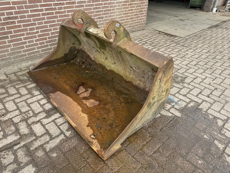 CW 30 - Kanál - Építőipari gépek: 3 kép. CW 30 - Kanál - Építőipari gépek: 3 kép.