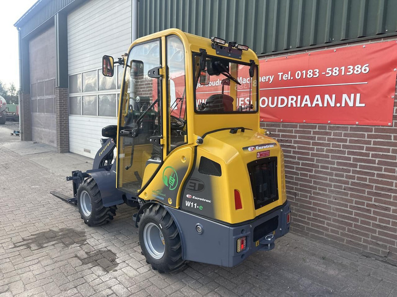 Eurotrac W11 EC 100% Elektrisch - Nieuw - Gumikerekes homlokrakodó: 2 kép. Eurotrac W11 EC 100% Elektrisch - Nieuw - Gumikerekes homlokrakodó: 2 kép.