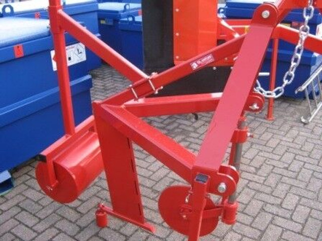 GRONDWOELERS en molploegen - Talajlazító: 2 kép. GRONDWOELERS en molploegen - Talajlazító: 2 kép.