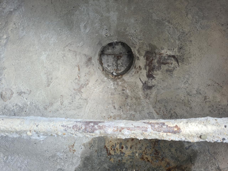 Kubel 1000 liter - Gebruikt - Kanál - Építőipari gépek: 5 kép. Kubel 1000 liter - Gebruikt - Kanál - Építőipari gépek: 5 kép.