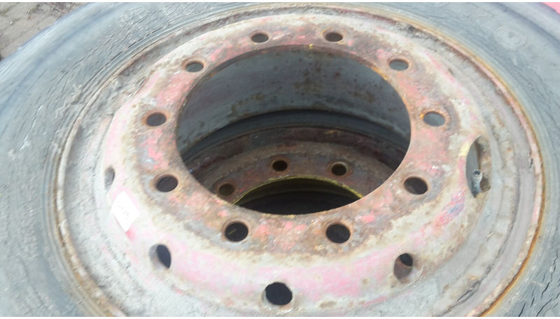 Onbekend - Gumiabroncsok és felnik: 4 kép. Onbekend - Gumiabroncsok és felnik: 4 kép.