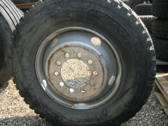 Onbekend - Gumiabroncsok és felnik: 1 kép. Onbekend - Gumiabroncsok és felnik: 1 kép.