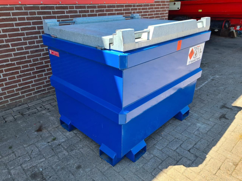 Onbekend IBC - Tartályos teherautó: 3 kép. Onbekend IBC - Tartályos teherautó: 3 kép.