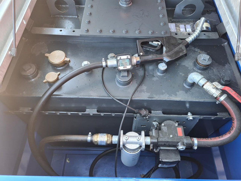 Onbekend IBC - Tartályos teherautó: 4 kép. Onbekend IBC - Tartályos teherautó: 4 kép.