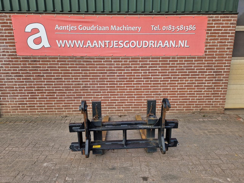 Onbekend PM1 - Raklapvilla - Anyagmozgató gép: 1 kép. Onbekend PM1 - Raklapvilla - Anyagmozgató gép: 1 kép.