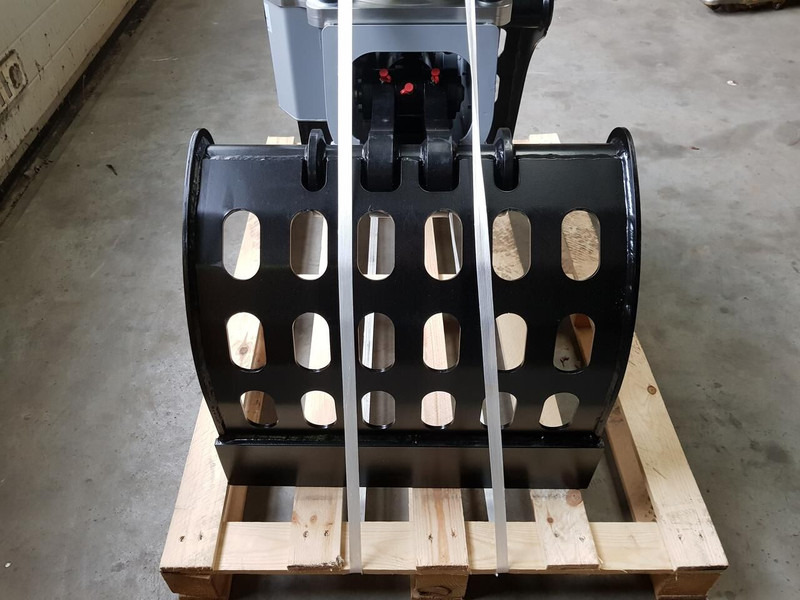 Pladdet - Polip kanál - Építőipari gépek: 3 kép. Pladdet - Polip kanál - Építőipari gépek: 3 kép.