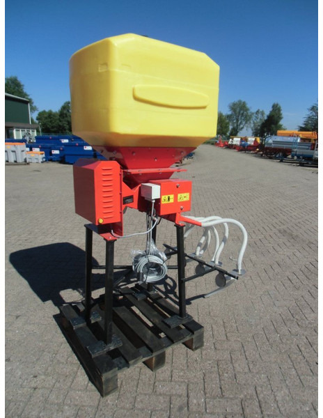 Pneumatische zaaimachine - Vetőgép: 3 kép. Pneumatische zaaimachine - Vetőgép: 3 kép.