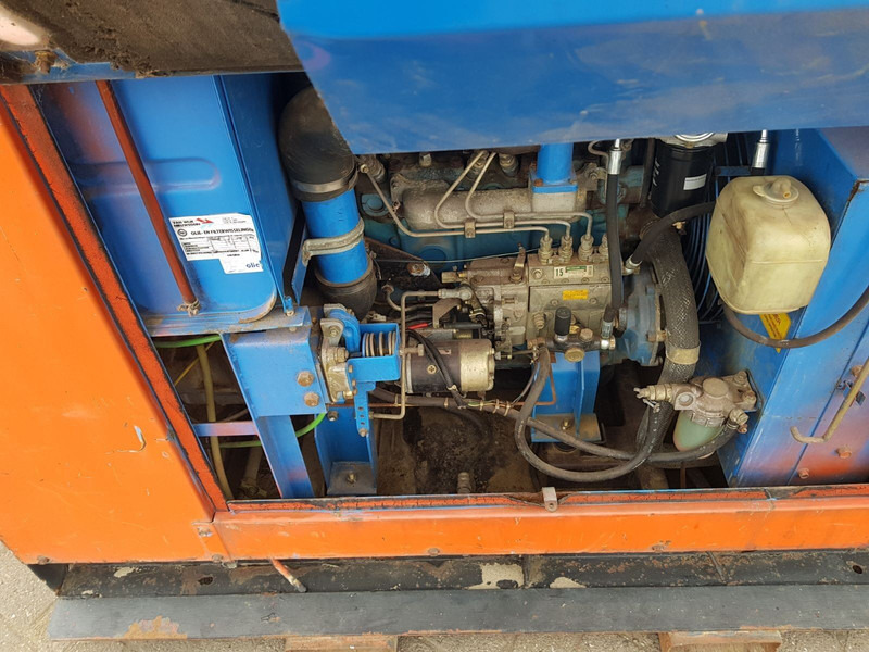 Schroef compressor - Légkompresszor: 4 kép. Schroef compressor - Légkompresszor: 4 kép.
